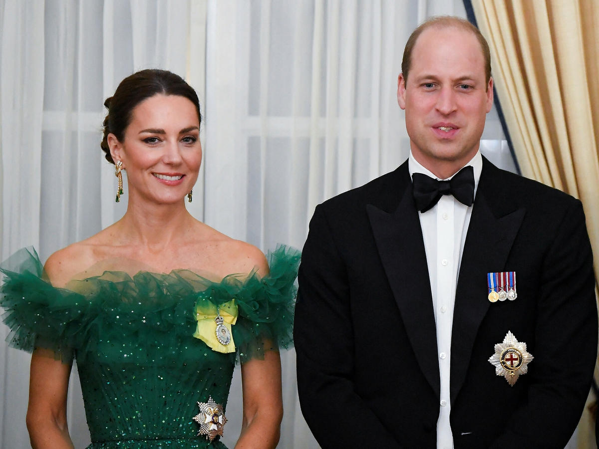 Księżna Kate w sukience Jenny Packham na Jamacje
