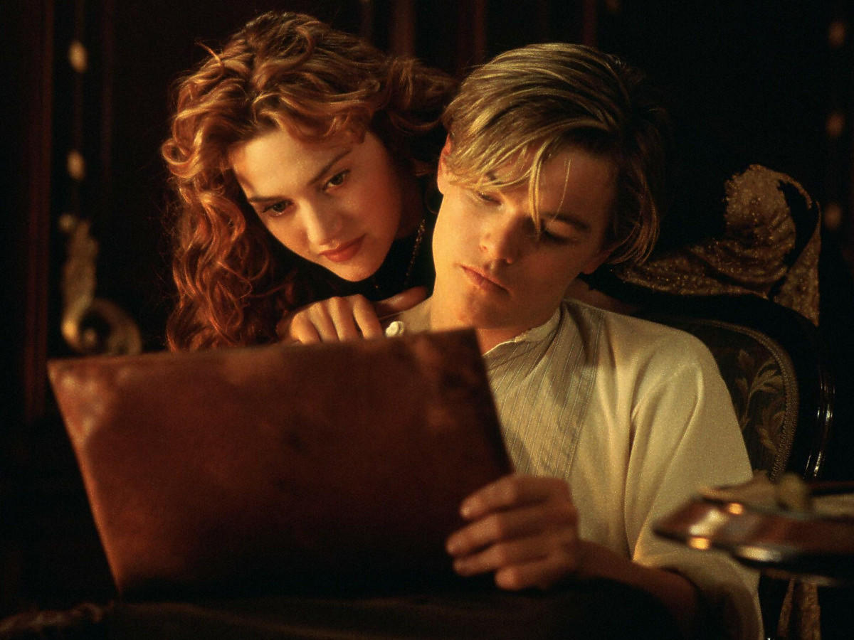 Leonardo DiCaprio szkicuje Kate Winslet w Titanicu