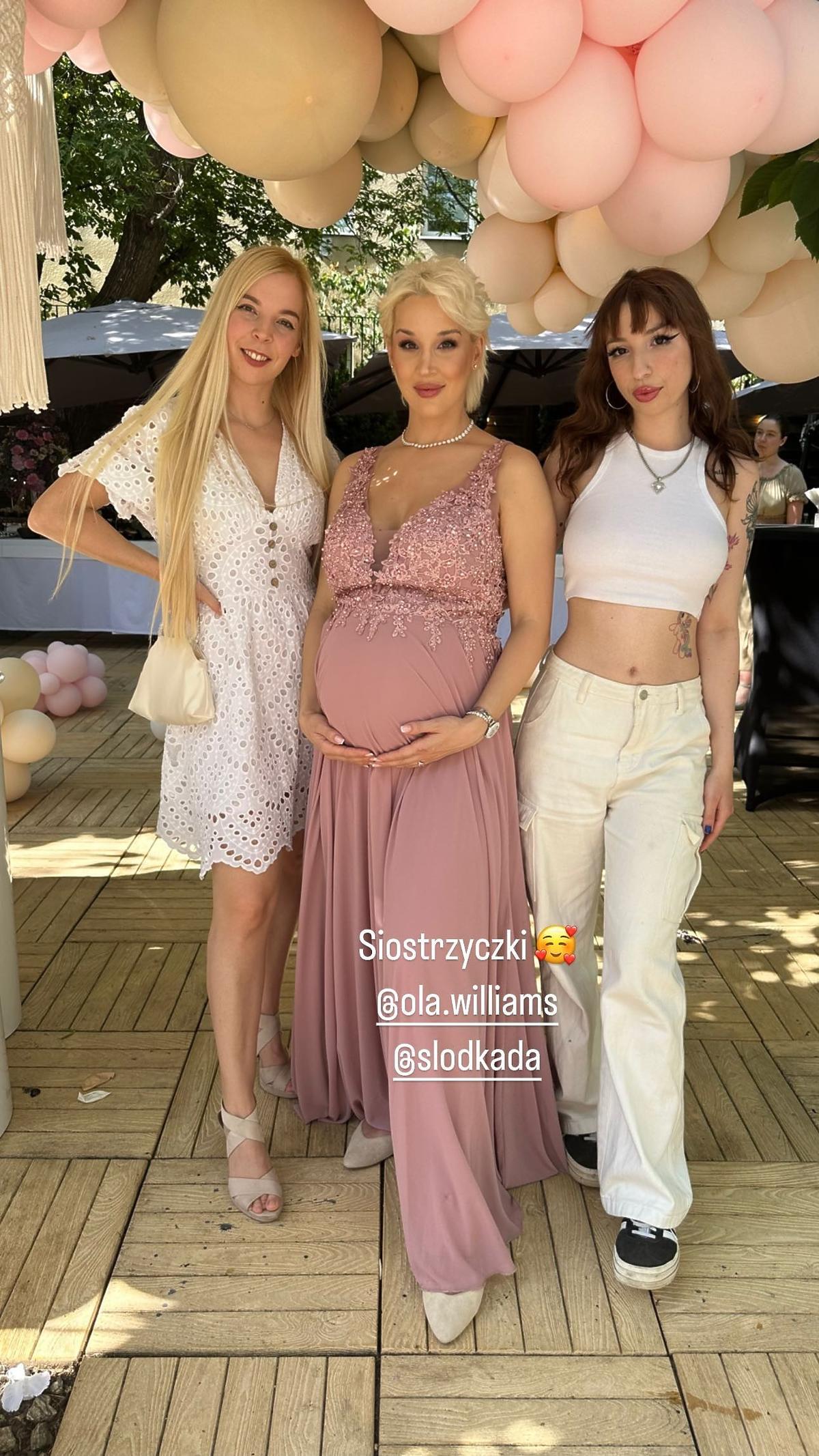 Lil Masti z siostrami podczas baby shower