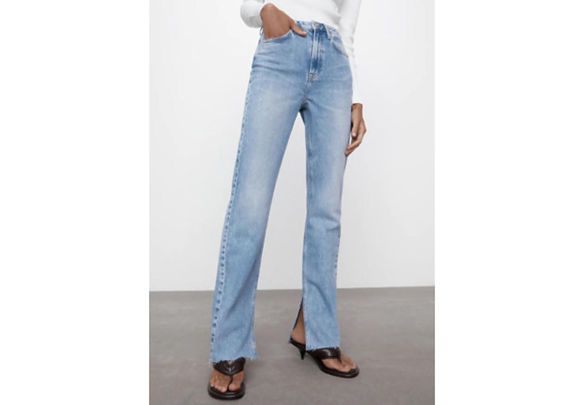 modne jeansy damskie 2021 z Zary z rozszerzaną nogawką