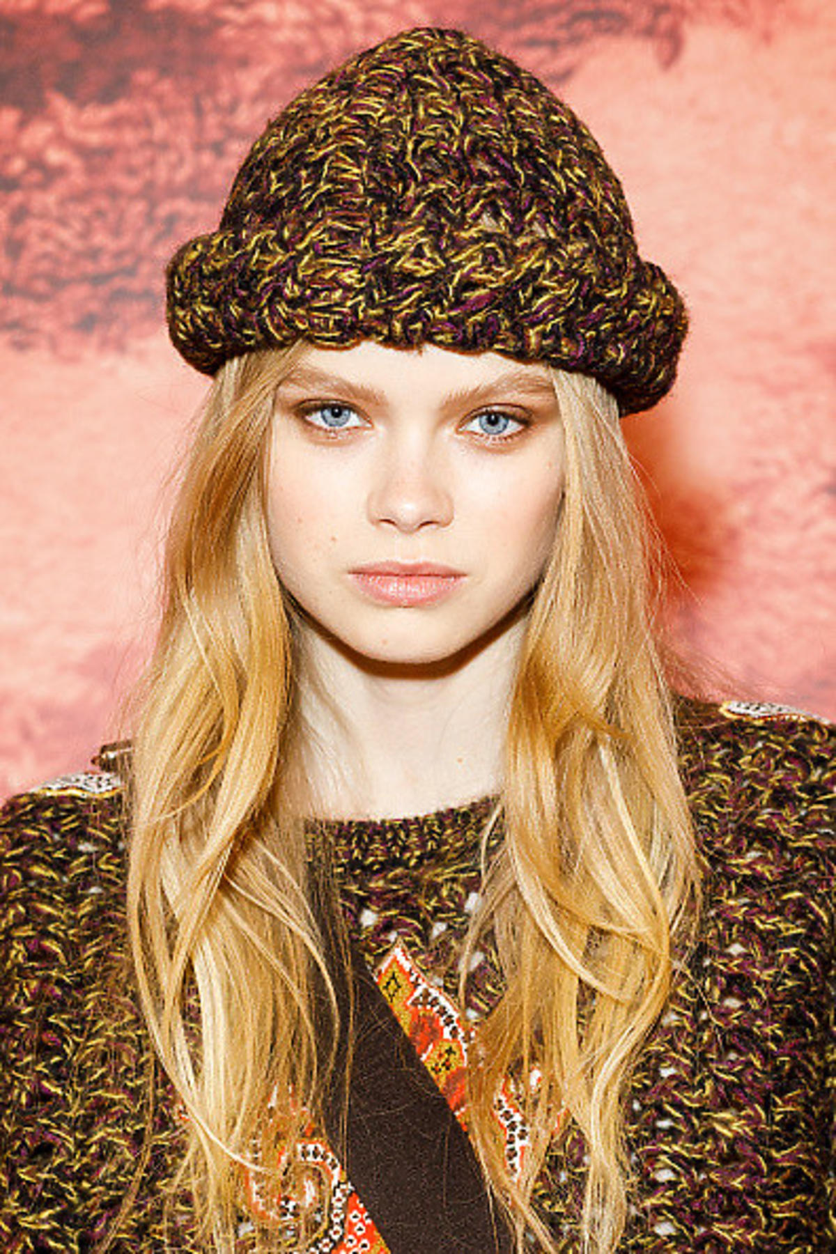 Najmodniejsze fryzury 2023 - Warmed-Up Hair Colors