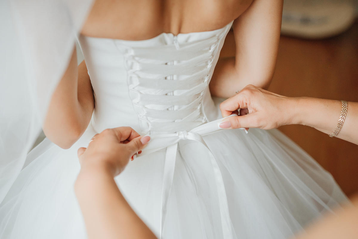 Najpiękniejsze suknie ślubne z gorsetem