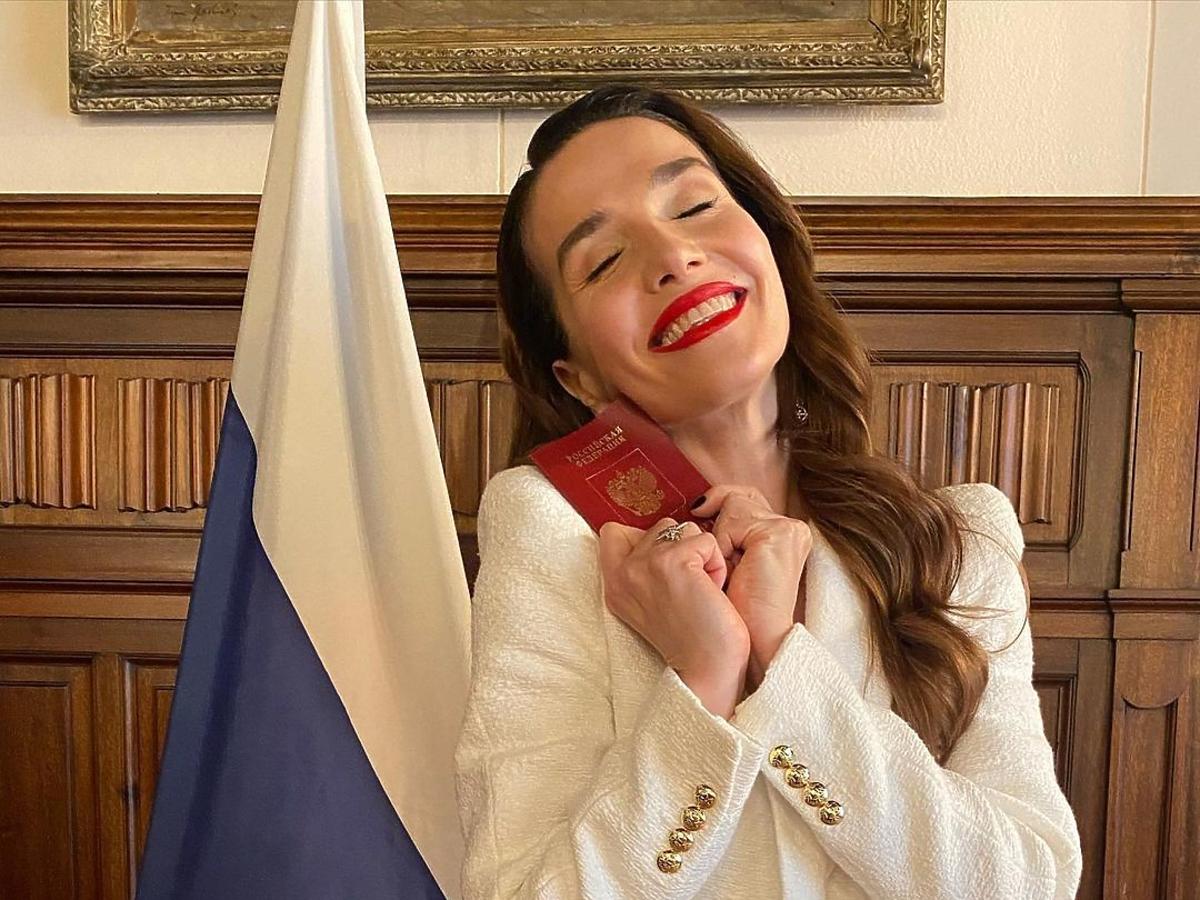 Natalia Oreiro z paszportem Rosyjskim
