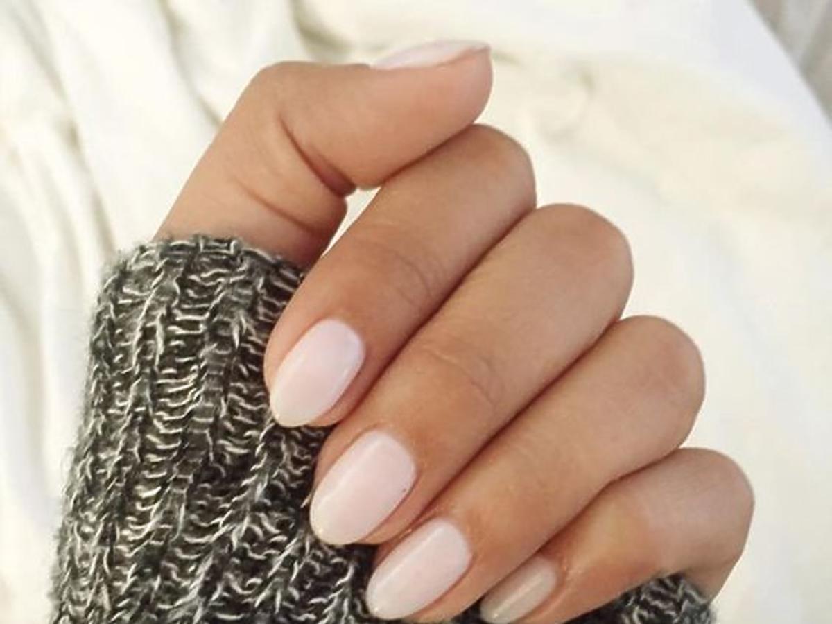 naturalny manicure