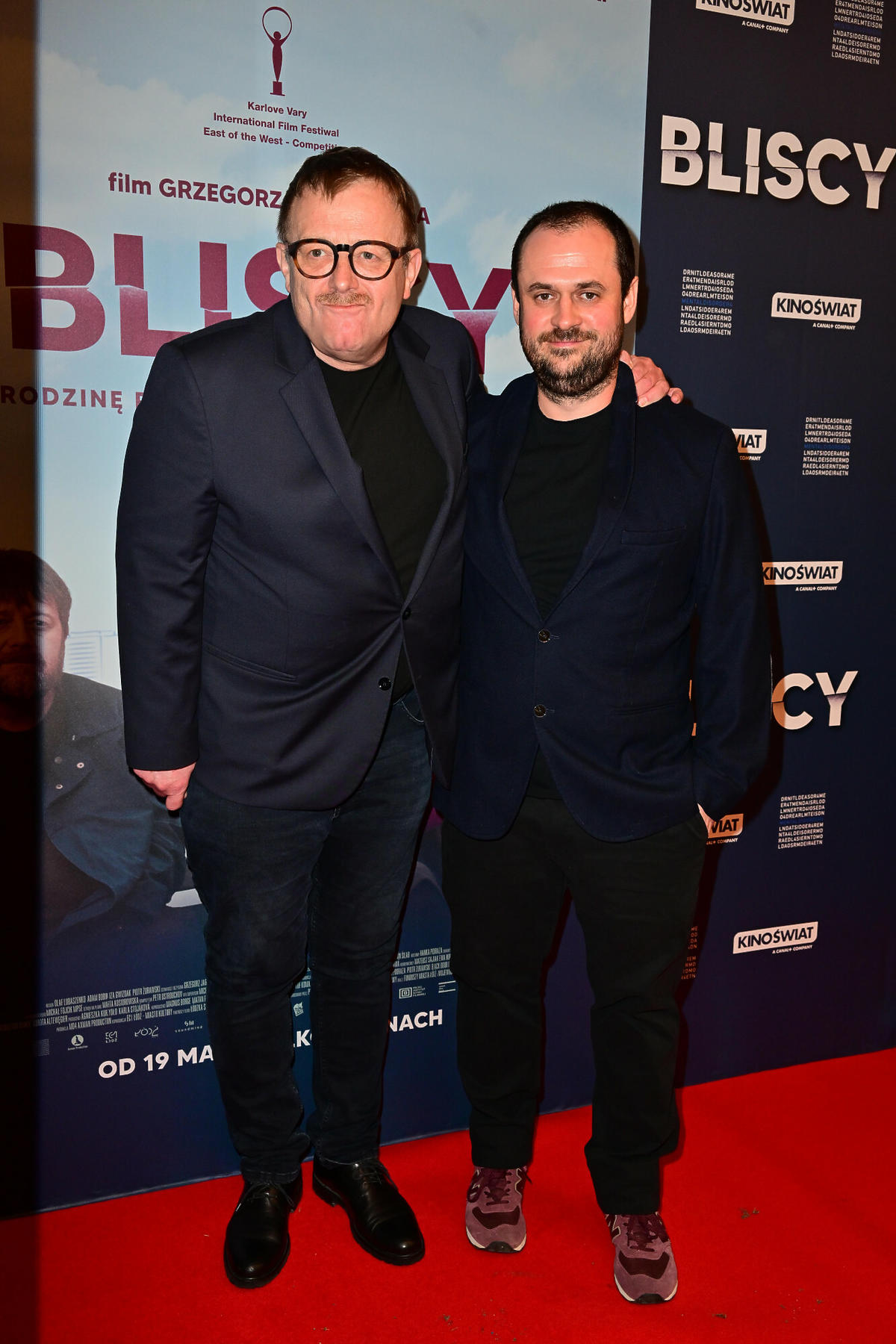 Olaf Lubaszenko i Grzegorz Jaroszuk na premierze filmu Bliscy