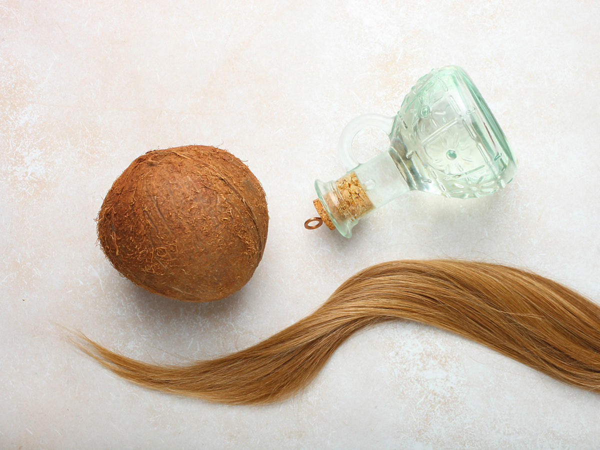 olej kokosowy na włosy