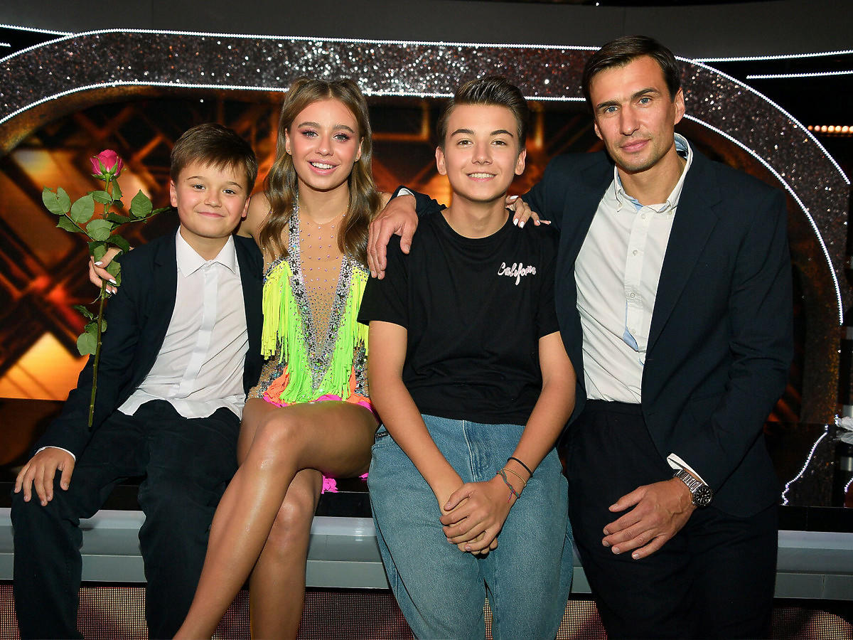 Oliwia Bieniuk z rodziną na planie Tańca z Gwiazdami