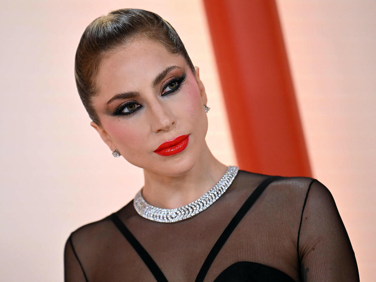 Oscary 2023: Wypadek na szampańskim dywanie. Lady Gaga ruszyła na pomoc