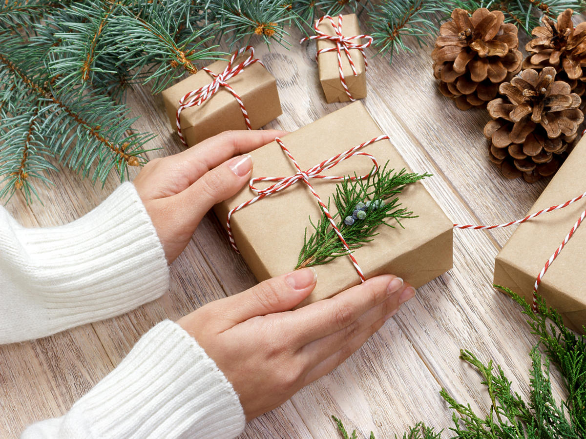 pakowanie prezentów świątecznych