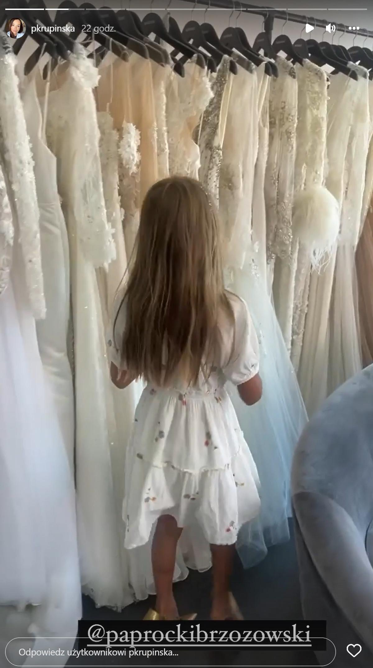 Paulina Krupińska pokazała, jak jej córka wybiera suknie ślubną