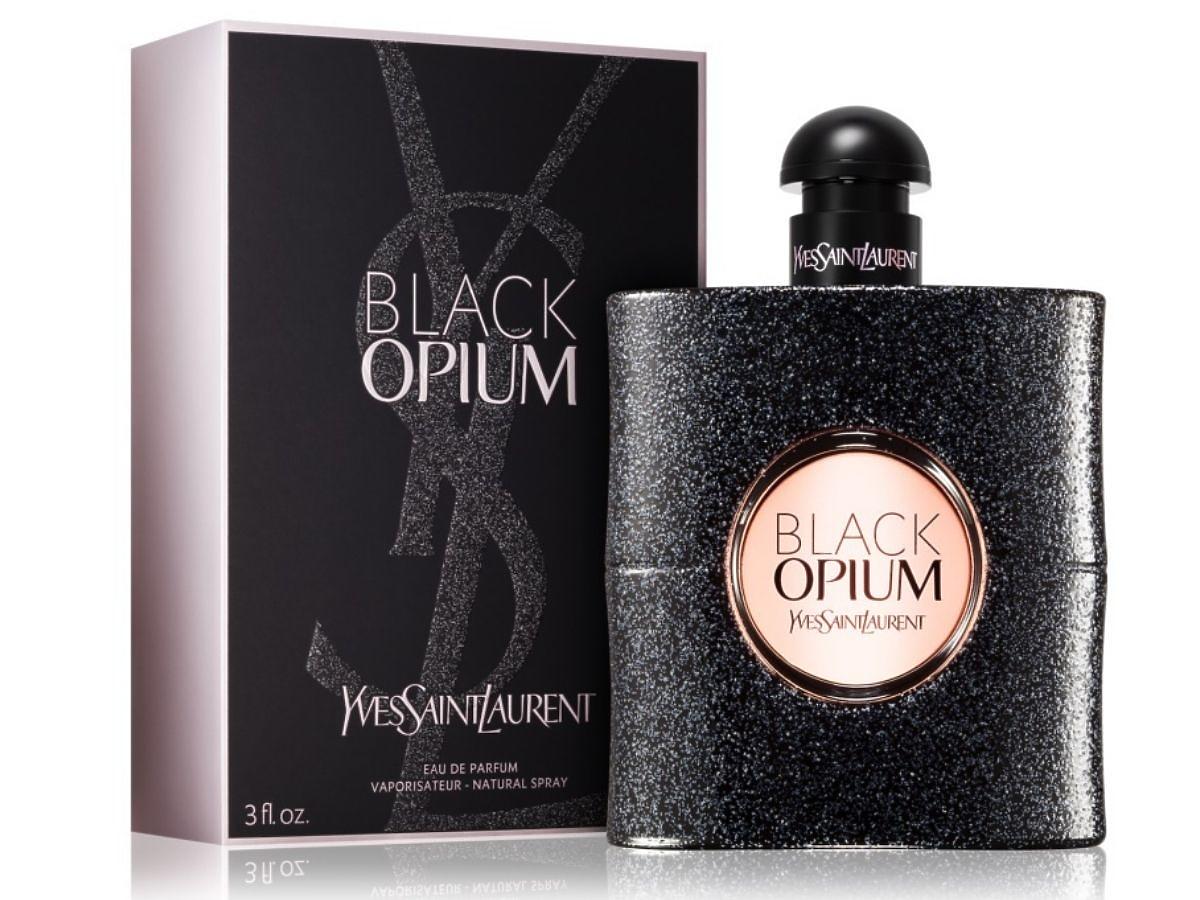 Perfumy Black Opium na promocji 