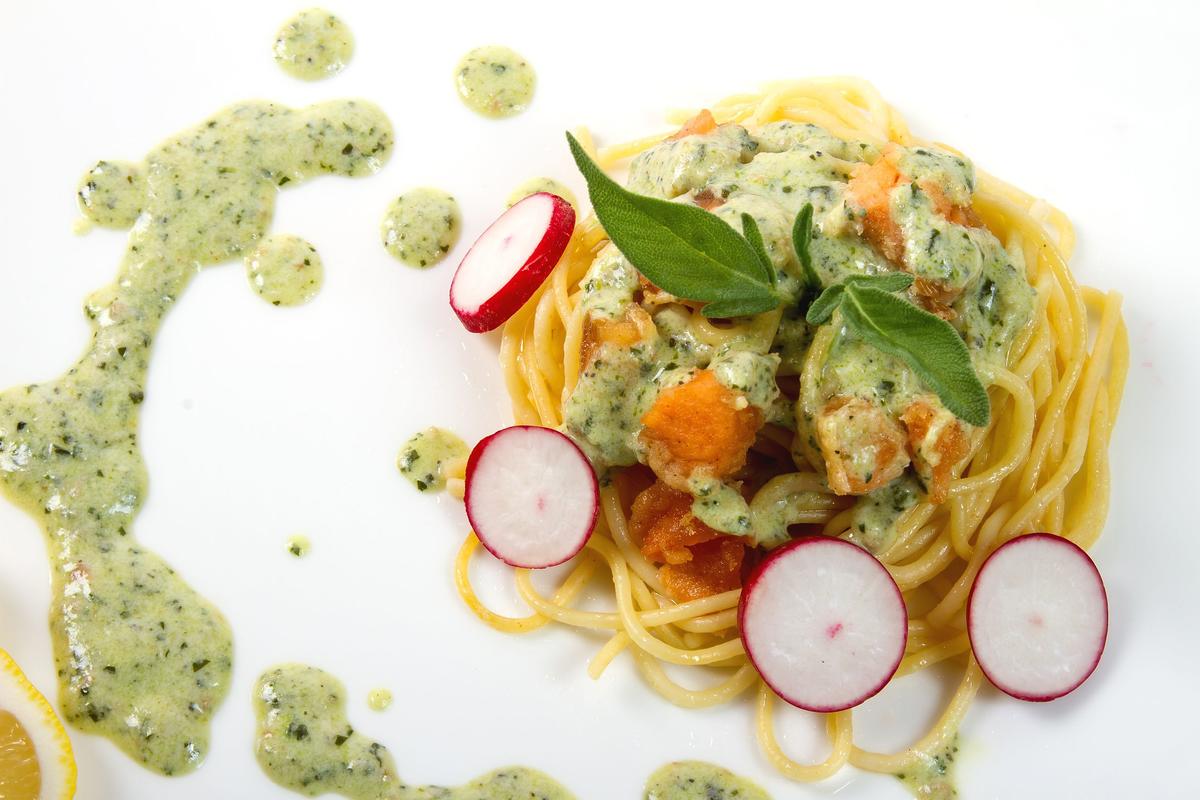 pesto z liści rzodkiewki