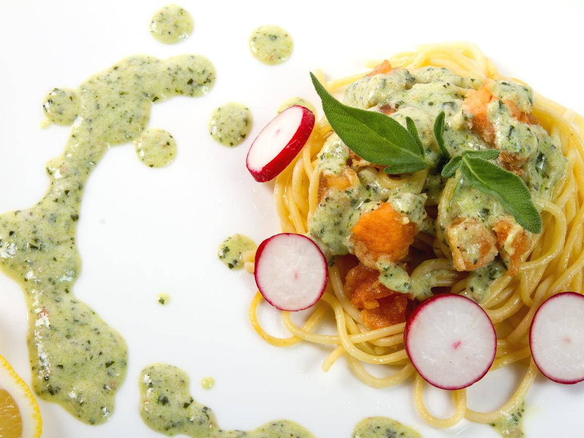 pesto z liści rzodkiewki