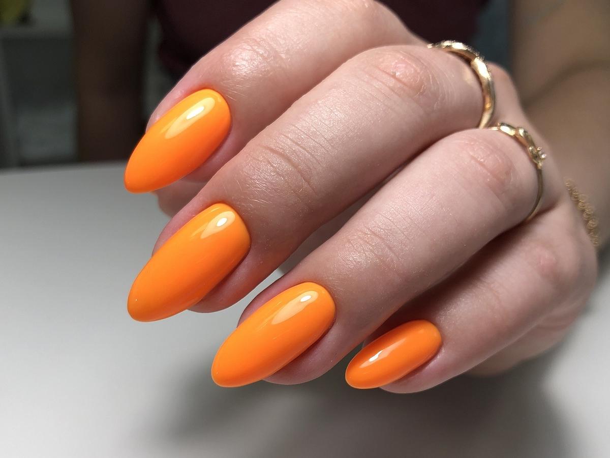 pomarańczowa paznokcie