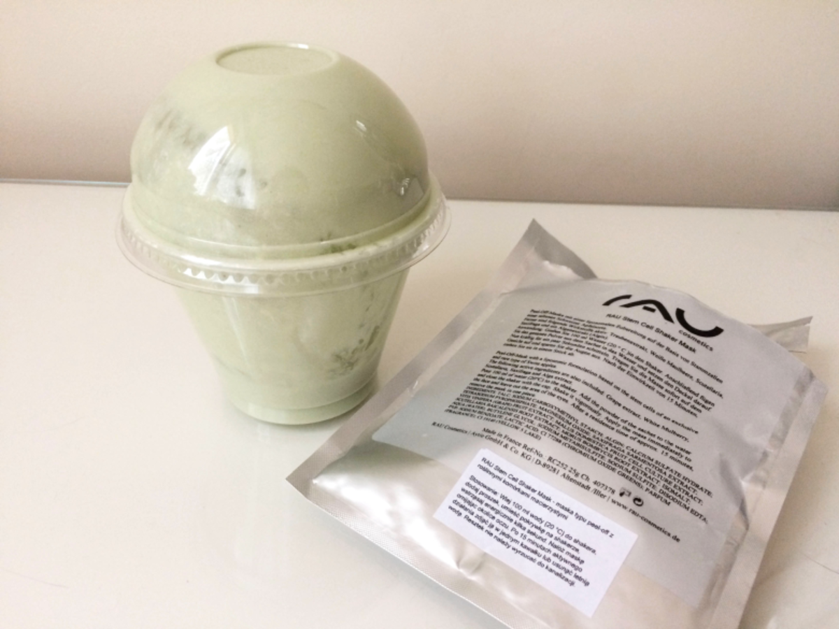 Rau Cosmetics Stem Cell Shaker Mask - maska typu peel-off z roślinnymi komórkami macierzystymi