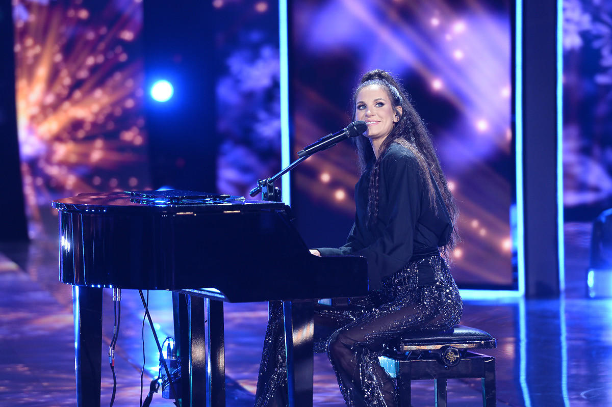 Sylwia Grzeszczak na koncercie TVP z piosenkami Krzysztofa Krawczyka