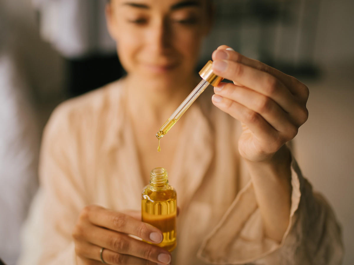 Wielofunkcyjny olejek do twarzy jest 60% tańszy, a działa jak olejek Madara