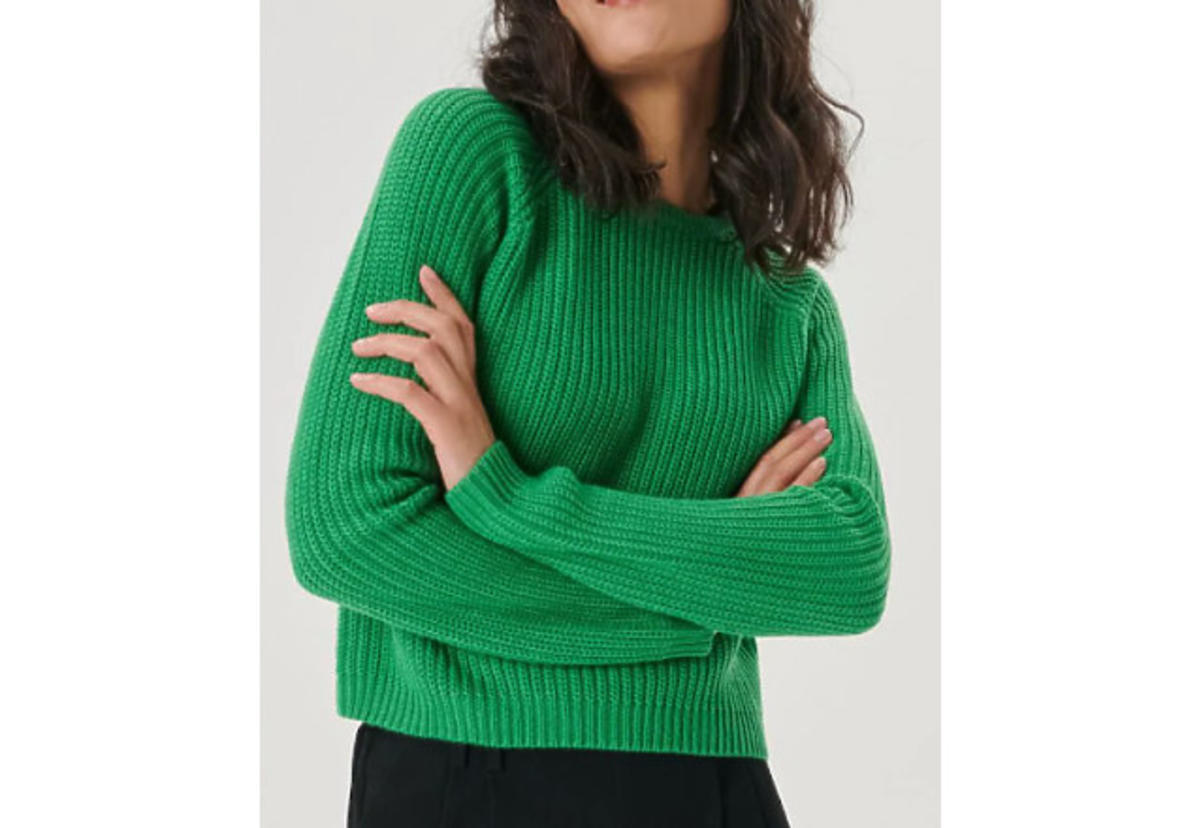 zielony sweter na jesień 2022 z Sinsay