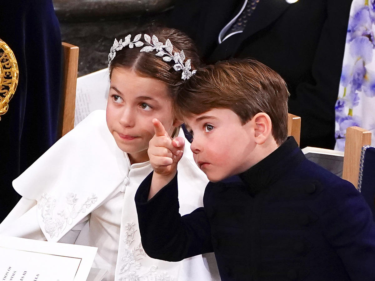 Znudzone dzieci księżnej Kate i księcia Williama na koronacji Karola III